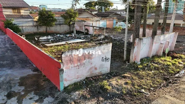 Terreno plano | Pronto para Construir | Ótima Localização | Com 308 m², à venda por R$ 399.000 - Capão da Imbuia - Curitiba/PR - foto 2
